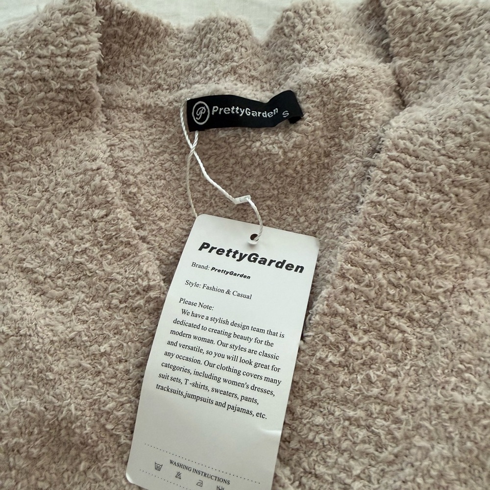 Cozy Beige Lounge Set - Picture 2 of 3